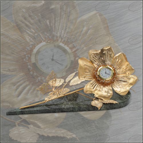 Часы  на подставке в виде цветка